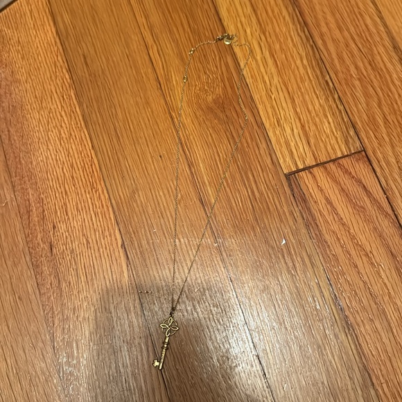 Stella and Dot Key pendant necklace - Picture 2 of 2